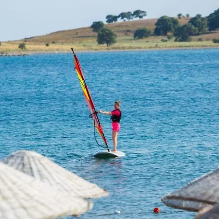 Teos Ormanci Tatil Koyu 3*