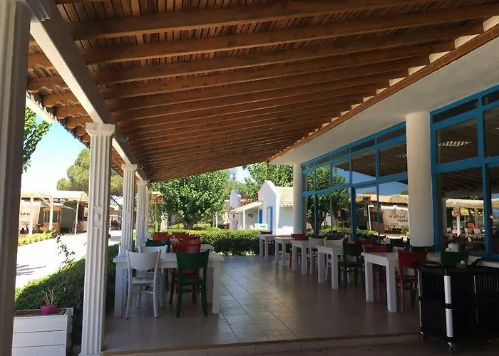 Teos Ormanci Tatil Koyu 3* Seferihisar